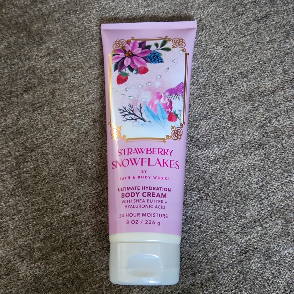 Bath and Body Strawberry snowflakes body cream